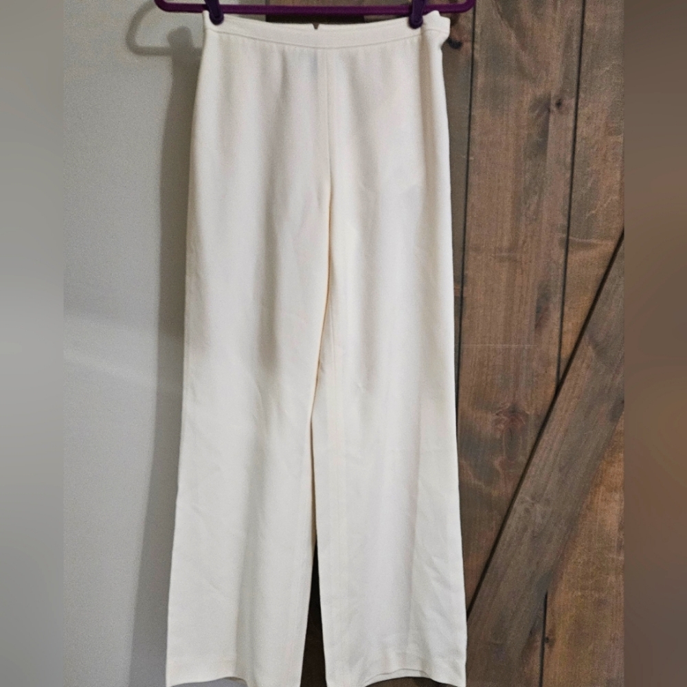Ann Taylor ivory wide leg flat front silk like drape trousers. Size 2